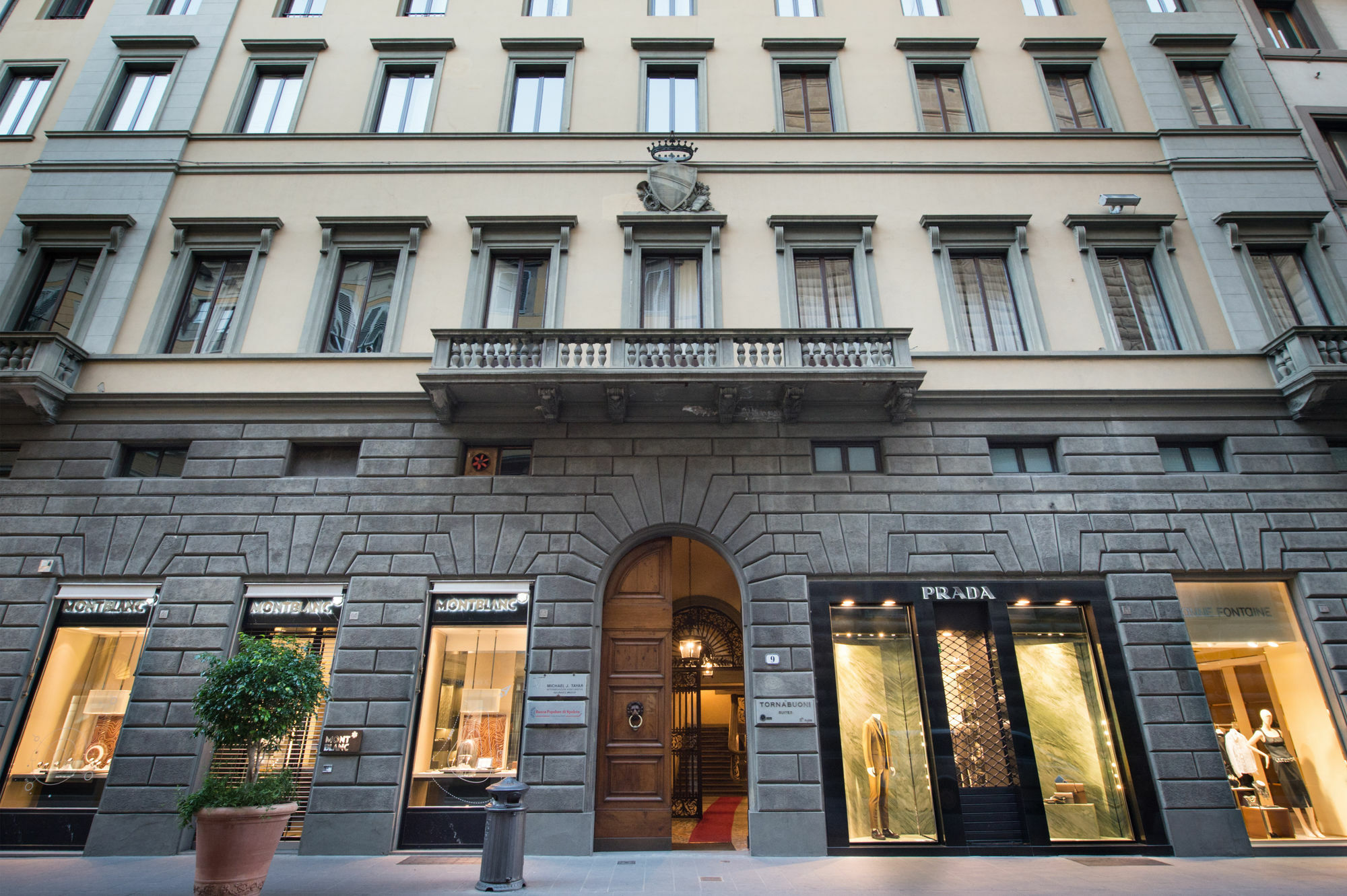 Tornabuoni Suites Collection Residenza D'Epoca Florence Exterior photo